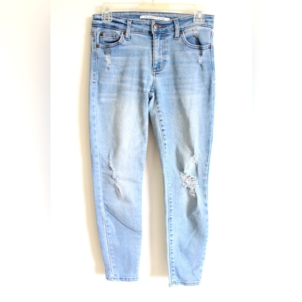 NWOT Women's Light Blue Distressed Jeans